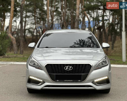 Сірий Хендай Соната, об'ємом двигуна 2 л та пробігом 140 тис. км за 14300 $, фото 4 на Automoto.ua