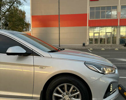 Хендай Соната 2017 в Киеве на Automoto.ua Серый Хендай Соната, объемом двигателя 2 л и пробегом 338 тыс. км за 12700 $, фото 7 на Automoto.ua