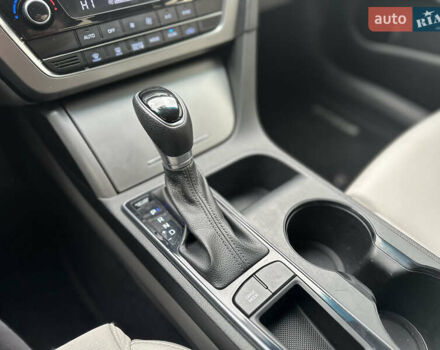 Серый Хендай Соната, объемом двигателя 2 л и пробегом 86 тыс. км за 14999 $, фото 19 на Automoto.ua