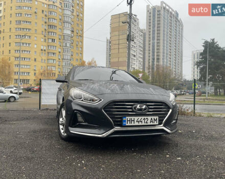 Серый Хендай Соната, объемом двигателя 2 л и пробегом 192 тыс. км за 12900 $, фото 10 на Automoto.ua