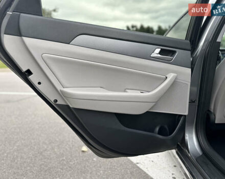 Серый Хендай Соната, объемом двигателя 2 л и пробегом 86 тыс. км за 14999 $, фото 23 на Automoto.ua