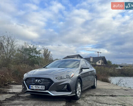 Серый Хендай Соната, объемом двигателя 2.36 л и пробегом 122 тыс. км за 11300 $, фото 2 на Automoto.ua