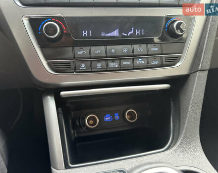 Серый Хендай Соната, объемом двигателя 2 л и пробегом 86 тыс. км за 14999 $, фото 18 на Automoto.ua