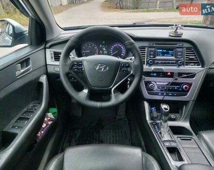Серый Хендай Соната, объемом двигателя 2 л и пробегом 374 тыс. км за 9300 $, фото 8 на Automoto.ua