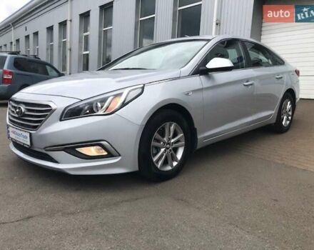 Сірий Хендай Соната, об'ємом двигуна 2 л та пробігом 383 тис. км за 10390 $, фото 6 на Automoto.ua