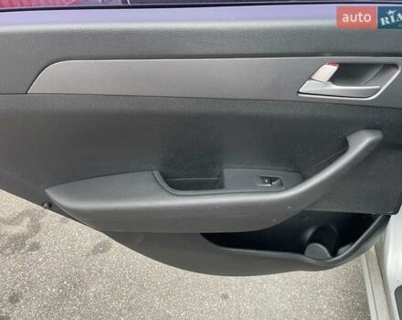 Серый Хендай Соната, объемом двигателя 2 л и пробегом 360 тыс. км за 8399 $, фото 15 на Automoto.ua