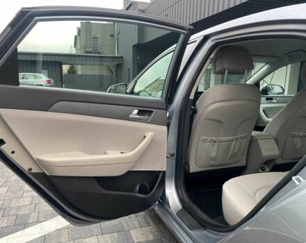 Серый Хендай Соната, объемом двигателя 2.4 л и пробегом 177 тыс. км за 10950 $, фото 11 на Automoto.ua