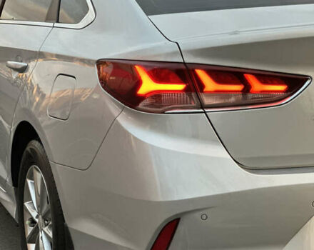 Хендай Соната 2017 в Киеве на Automoto.ua Серый Хендай Соната, объемом двигателя 2 л и пробегом 338 тыс. км за 12700 $, фото 5 на Automoto.ua