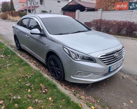 Серый Хендай Соната, объемом двигателя 2 л и пробегом 374 тыс. км за 9300 $, фото 5 на Automoto.ua
