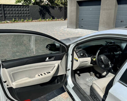 Серый Хендай Соната, объемом двигателя 2.36 л и пробегом 280 тыс. км за 10500 $, фото 8 на Automoto.ua