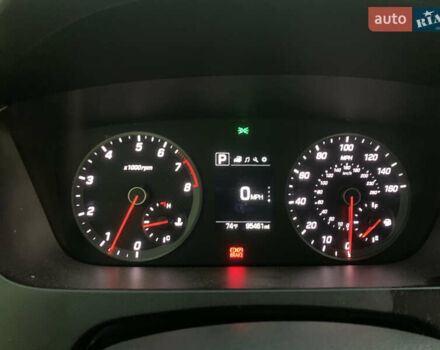 Серый Хендай Соната, объемом двигателя 2 л и пробегом 154 тыс. км за 11200 $, фото 18 на Automoto.ua