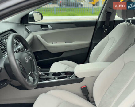 Сірий Хендай Соната, об'ємом двигуна 2.4 л та пробігом 167 тис. км за 8900 $, фото 37 на Automoto.ua