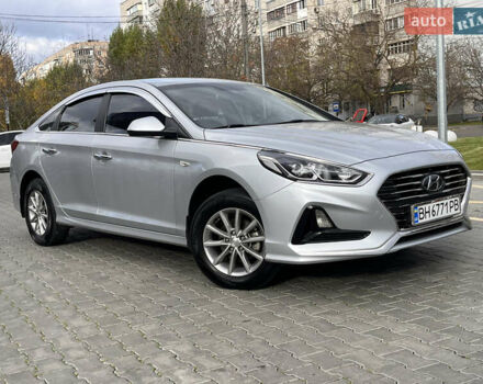 Серый Хендай Соната, объемом двигателя 2 л и пробегом 165 тыс. км за 12900 $, фото 10 на Automoto.ua