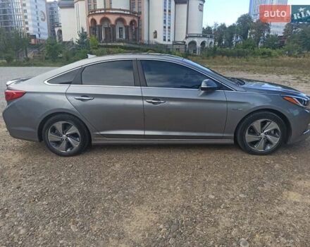 Сірий Хендай Соната, об'ємом двигуна 2 л та пробігом 116 тис. км за 14300 $, фото 5 на Automoto.ua