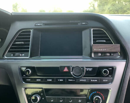 Серый Хендай Соната, объемом двигателя 2 л и пробегом 154 тыс. км за 11200 $, фото 24 на Automoto.ua