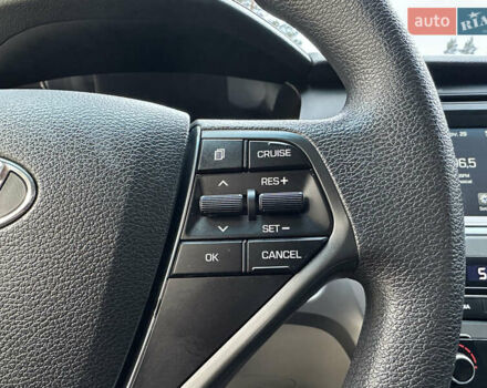 Сірий Хендай Соната, об'ємом двигуна 2 л та пробігом 140 тис. км за 14300 $, фото 35 на Automoto.ua