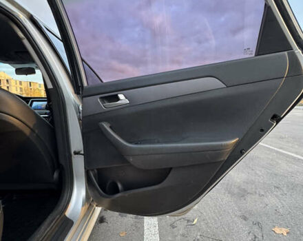 Хендай Соната 2017 в Киеве на Automoto.ua Серый Хендай Соната, объемом двигателя 2 л и пробегом 338 тыс. км за 12700 $, фото 23 на Automoto.ua