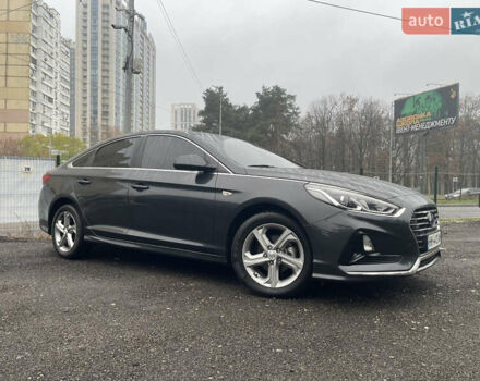 Серый Хендай Соната, объемом двигателя 2 л и пробегом 192 тыс. км за 12900 $, фото 12 на Automoto.ua