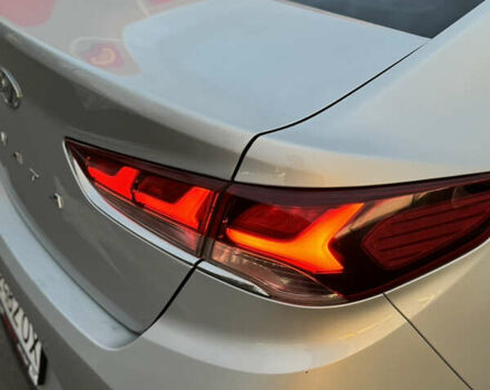 Хендай Соната 2017 в Киеве на Automoto.ua Серый Хендай Соната, объемом двигателя 2 л и пробегом 338 тыс. км за 12700 $, фото 9 на Automoto.ua