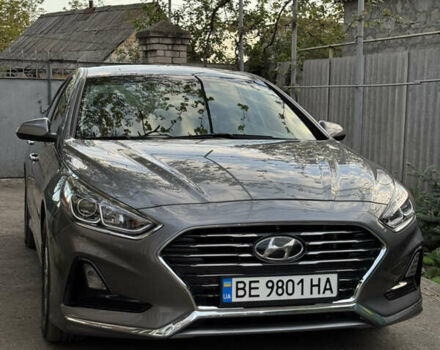 Серый Хендай Соната, объемом двигателя 2.4 л и пробегом 82 тыс. км за 17000 $, фото 1 на Automoto.ua