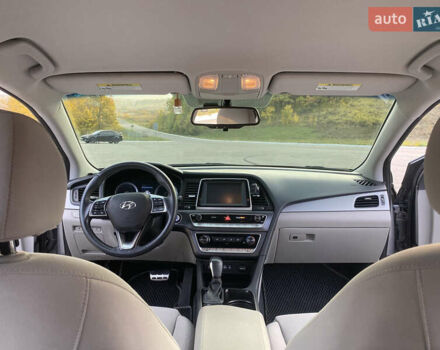 Хендай Соната 2017 в Львове на Automoto.ua Серый Хендай Соната, объемом двигателя 2.4 л и пробегом 130 тыс. км за 11600 $, фото 4 на Automoto.ua