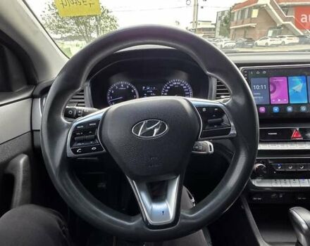 Сірий Хендай Соната, об'ємом двигуна 2 л та пробігом 384 тис. км за 10990 $, фото 13 на Automoto.ua