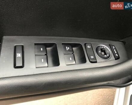 Сірий Хендай Соната, об'ємом двигуна 2 л та пробігом 383 тис. км за 10390 $, фото 5 на Automoto.ua