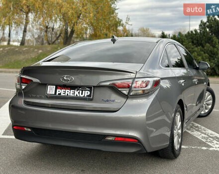 Серый Хендай Соната, объемом двигателя 2 л и пробегом 86 тыс. км за 14999 $, фото 5 на Automoto.ua