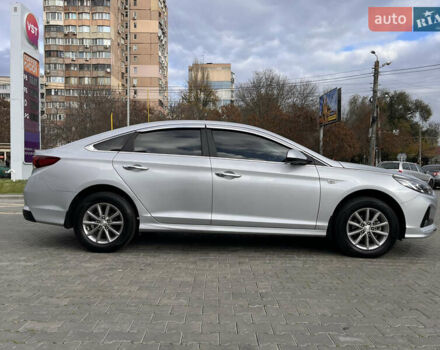 Серый Хендай Соната, объемом двигателя 2 л и пробегом 165 тыс. км за 12900 $, фото 23 на Automoto.ua