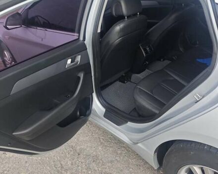 Серый Хендай Соната, объемом двигателя 2 л и пробегом 227 тыс. км за 11500 $, фото 8 на Automoto.ua