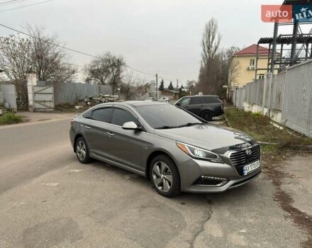 Серый Хендай Соната, объемом двигателя 2 л и пробегом 135 тыс. км за 14950 $, фото 2 на Automoto.ua