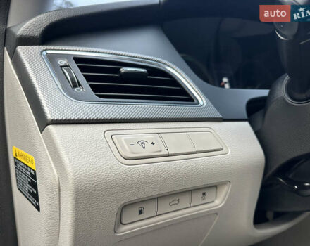 Сірий Хендай Соната, об'ємом двигуна 2 л та пробігом 140 тис. км за 14300 $, фото 28 на Automoto.ua