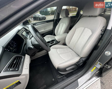 Серый Хендай Соната, объемом двигателя 2 л и пробегом 86 тыс. км за 14999 $, фото 22 на Automoto.ua