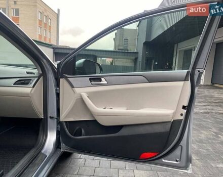 Серый Хендай Соната, объемом двигателя 2.36 л и пробегом 177 тыс. км за 10950 $, фото 16 на Automoto.ua