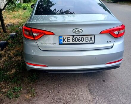 Серый Хендай Соната, объемом двигателя 2 л и пробегом 157 тыс. км за 11200 $, фото 1 на Automoto.ua