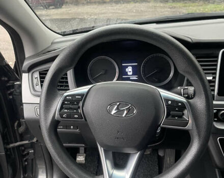 Серый Хендай Соната, объемом двигателя 2 л и пробегом 192 тыс. км за 12900 $, фото 27 на Automoto.ua