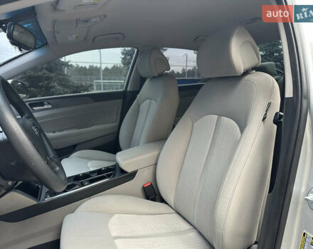 Сірий Хендай Соната, об'ємом двигуна 2 л та пробігом 140 тис. км за 14300 $, фото 25 на Automoto.ua