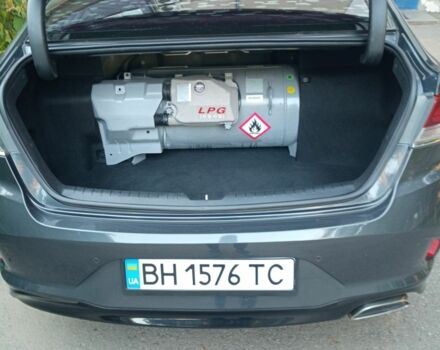 Сірий Хендай Соната, об'ємом двигуна 2 л та пробігом 201 тис. км за 14000 $, фото 3 на Automoto.ua