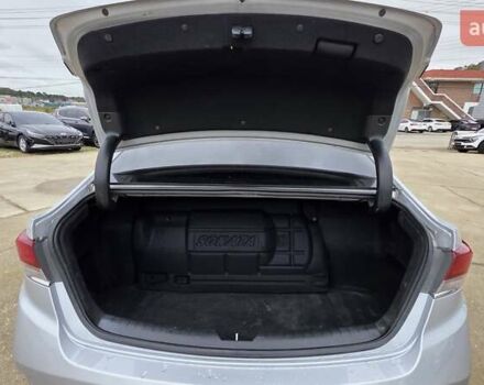 Сірий Хендай Соната, об'ємом двигуна 2 л та пробігом 384 тис. км за 10990 $, фото 6 на Automoto.ua