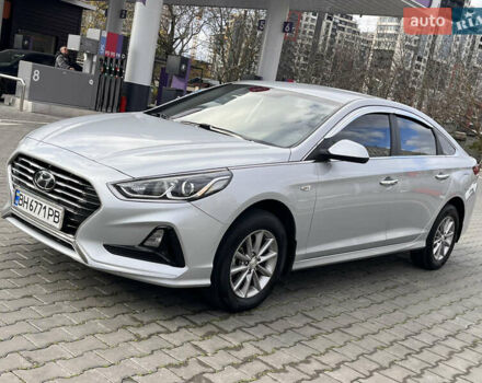 Серый Хендай Соната, объемом двигателя 2 л и пробегом 165 тыс. км за 12900 $, фото 14 на Automoto.ua