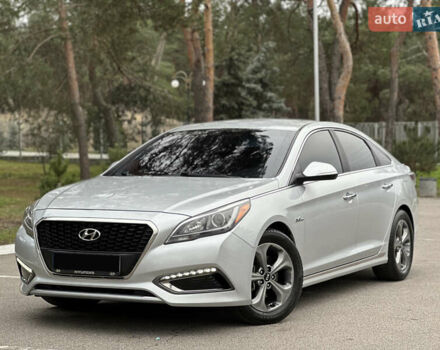 Сірий Хендай Соната, об'ємом двигуна 2 л та пробігом 140 тис. км за 14300 $, фото 6 на Automoto.ua