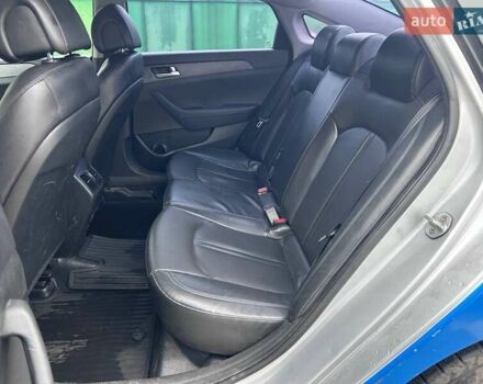 Серый Хендай Соната, объемом двигателя 2 л и пробегом 328 тыс. км за 7290 $, фото 9 на Automoto.ua