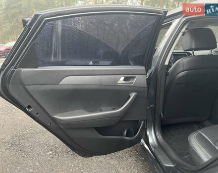 Серый Хендай Соната, объемом двигателя 2 л и пробегом 192 тыс. км за 12900 $, фото 30 на Automoto.ua