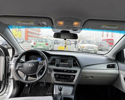 Серый Хендай Соната, объемом двигателя 2.36 л и пробегом 187 тыс. км за 9500 $, фото 11 на Automoto.ua