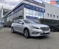 Сірий Хендай Соната, об'ємом двигуна 2 л та пробігом 380 тис. км за 10790 $, фото 2 на Automoto.ua