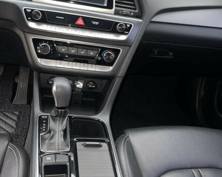 Серый Хендай Соната, объемом двигателя 2 л и пробегом 192 тыс. км за 12900 $, фото 49 на Automoto.ua