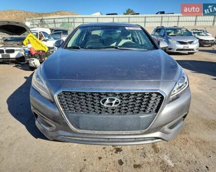 Серый Хендай Соната, объемом двигателя 2 л и пробегом 169 тыс. км за 1500 $, фото 1 на Automoto.ua