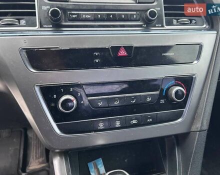 Серый Хендай Соната, объемом двигателя 2 л и пробегом 328 тыс. км за 7290 $, фото 18 на Automoto.ua