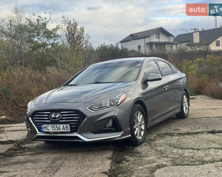 Серый Хендай Соната, объемом двигателя 2.36 л и пробегом 122 тыс. км за 11300 $, фото 4 на Automoto.ua