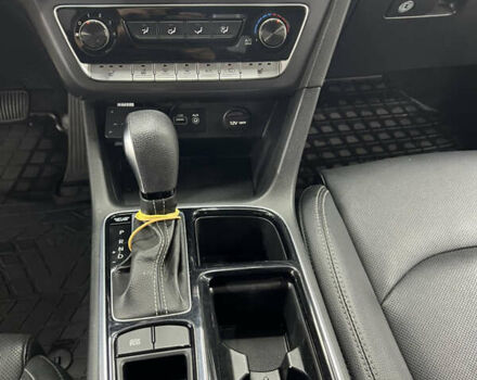 Сірий Хендай Соната, об'ємом двигуна 2 л та пробігом 170 тис. км за 15000 $, фото 16 на Automoto.ua